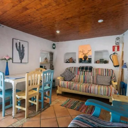 Silence's Cave Rural House Tatil Evi Artenara